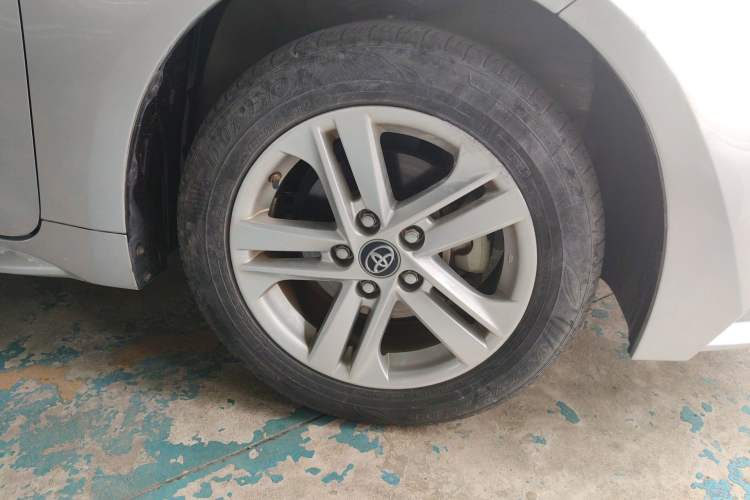 Used Toyota Levin 2021 Dual-Motor 1.8H E-CVT Progressive Edition Right Front Wheel Hub