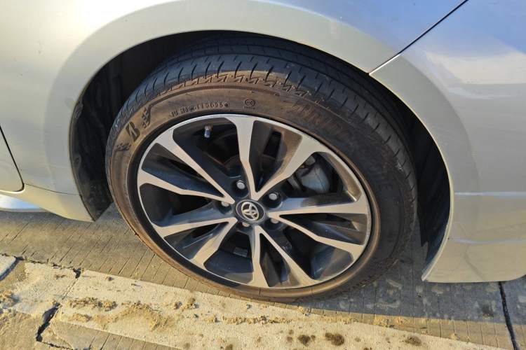 Used Toyota Levin 2021 185T CVT Sport Edition Right Front Wheel Hub