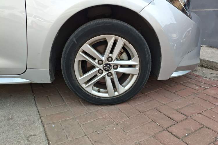 Used Toyota Levin 2021 185T CVT Luxury Edition Right Front Wheel Hub