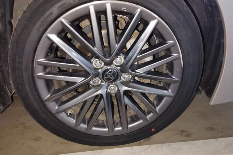Used Toyota Levin 2021 2.0L Luxury Edition Right Front Wheel Hub