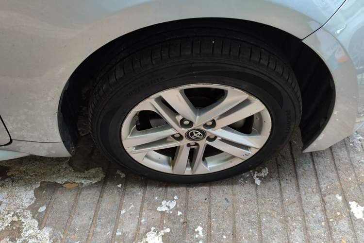 Used Toyota Levin 2021 185T CVT Luxury Edition Right Front Wheel Hub
