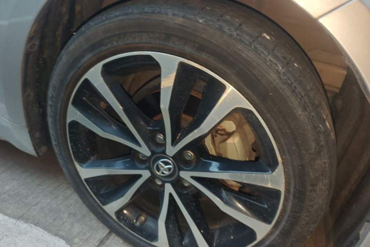 Used Toyota Levin 2021 185T CVT Sport Edition Right Front Wheel Hub