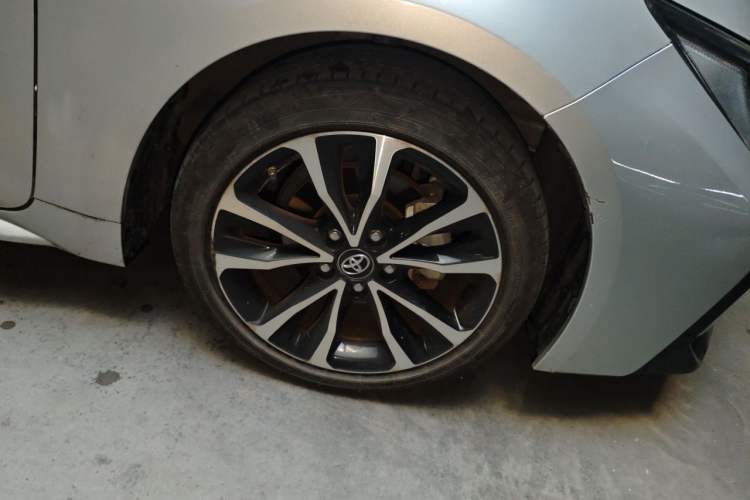 Used Toyota Levin 2021 185T CVT Sport Edition Right Front Wheel Hub