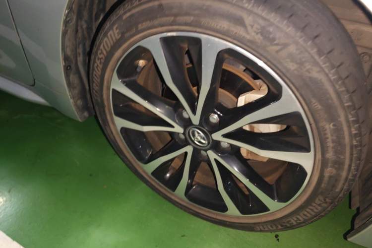Used Toyota Levin 2021 185T CVT Sport Edition Right Front Wheel Hub