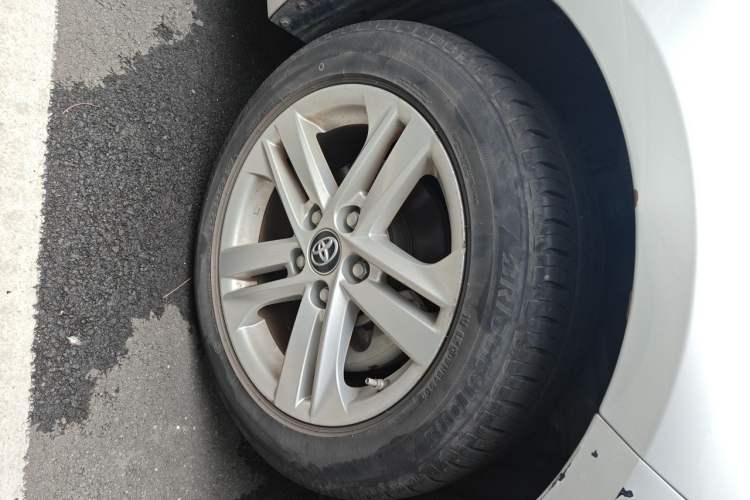 Used Toyota Levin 2021 185T CVT Luxury Edition Right Front Wheel Hub