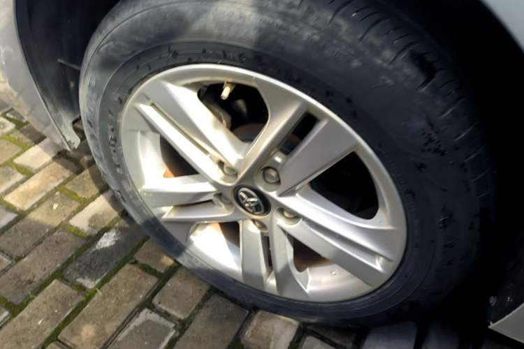 Used Toyota Levin 2021 185T CVT Luxury Edition Right Rear Wheel Hub