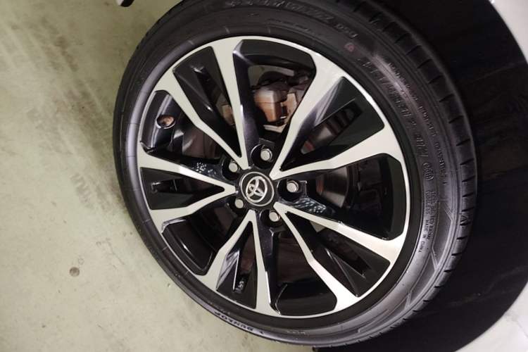 Used Toyota Levin 2021 185T CVT Sport Edition Right Rear Wheel Hub