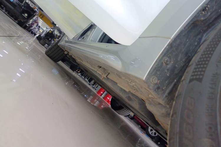 Used Toyota Levin 2021 Dual-Motor 1.8H E-CVT Sport Edition Right Side Sill