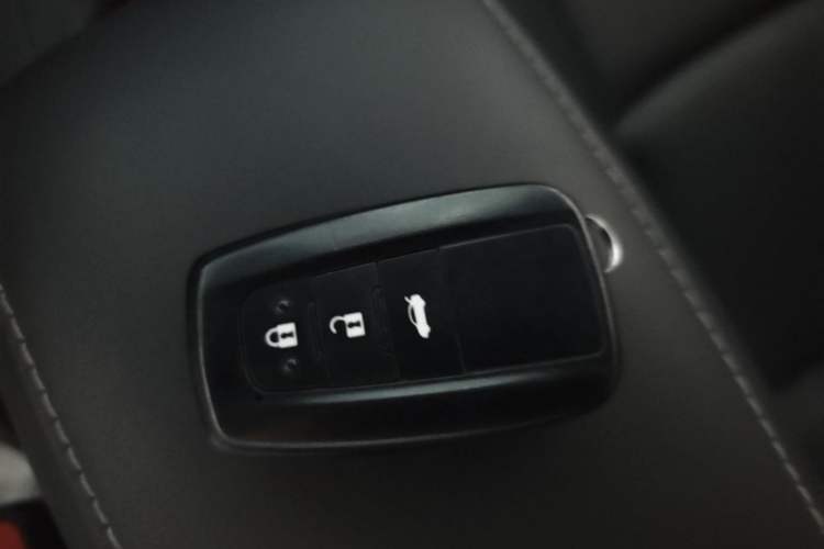 Used Toyota Levin 2021 Dual-Engine 1.8H E-CVT Luxury Edition Vehicle Key