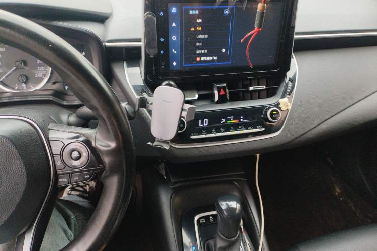 Used Toyota Levin 2021 Dual-Engine 1.8H E-CVT Luxury Edition Audio And AC Panel