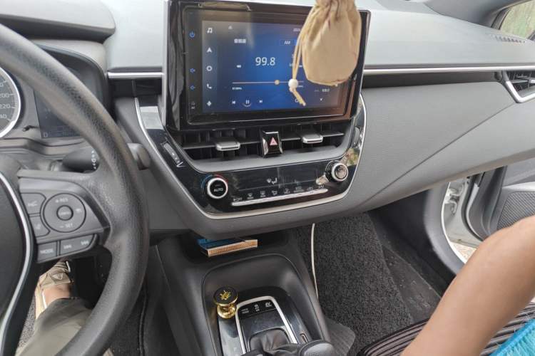 Used Toyota Levin 2021 Dual-Engine 1.8H E-CVT Luxury Edition Audio And AC Panel