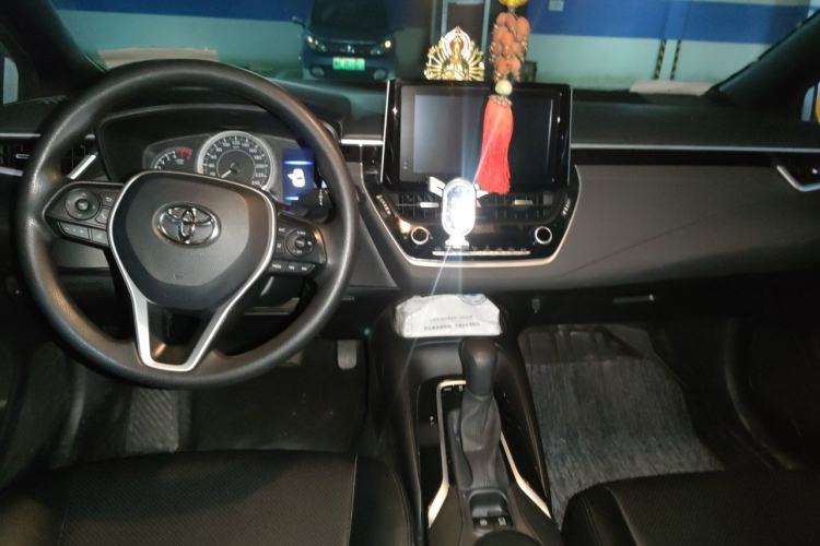 Used Toyota Levin 2021 185T CVT Luxury Edition Center Console