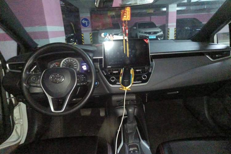 Used Toyota Levin 2021 185T CVT Luxury Edition Center Console