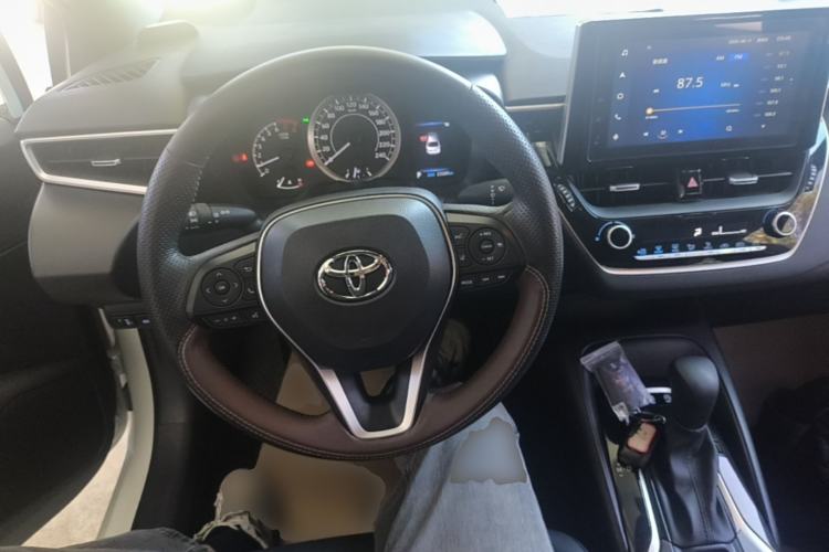 Used Toyota Levin 2021 185T CVT Luxury Edition Center Console