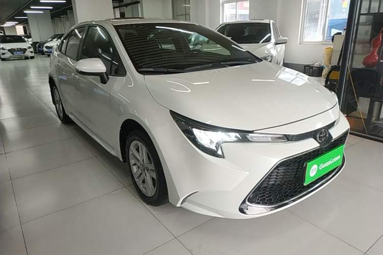 Used Toyota Levin 2021 185T CVT Luxury Edition Front Right 45 Deg