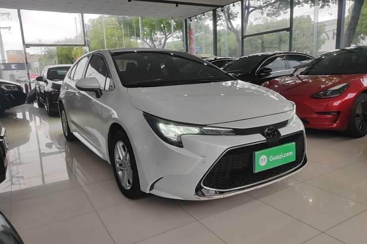 Used Toyota Levin 2021 185T CVT Luxury Edition Front Right 45 Deg