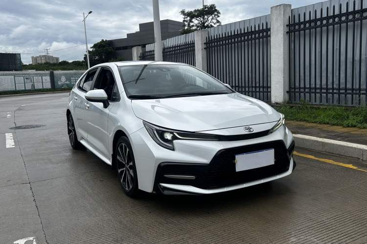 Used Toyota Levin 2021 185T CVT Sport Edition Front Right 45 Deg