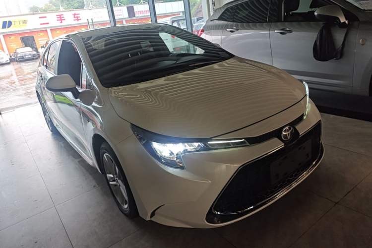 Used Toyota Levin 2021 Dual-Engine 1.8H E-CVT Luxury Edition Front Right 45 Deg