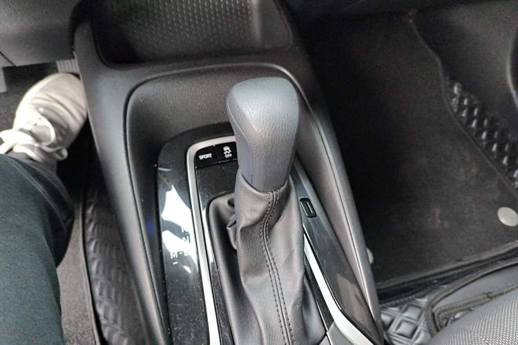 Used Toyota Levin 2021 185T CVT Luxury Edition Gear Lever