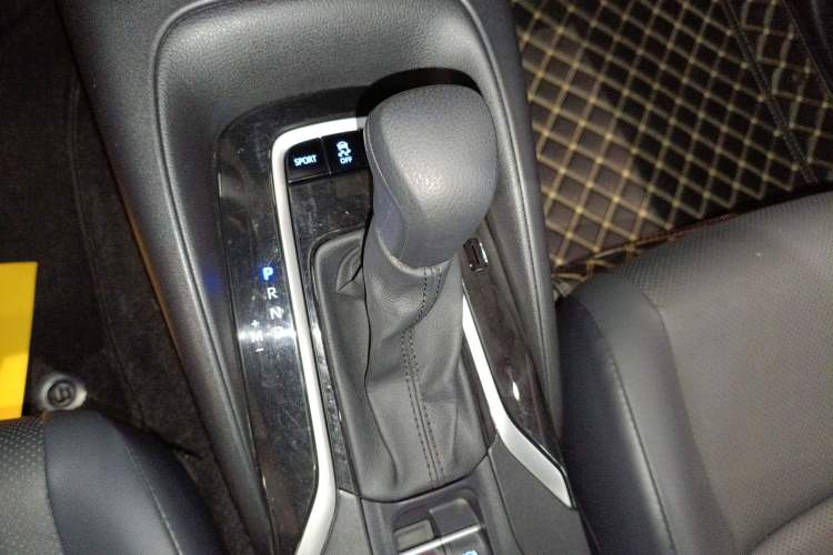 Used Toyota Levin 2021 185T CVT Luxury Edition Gear Lever