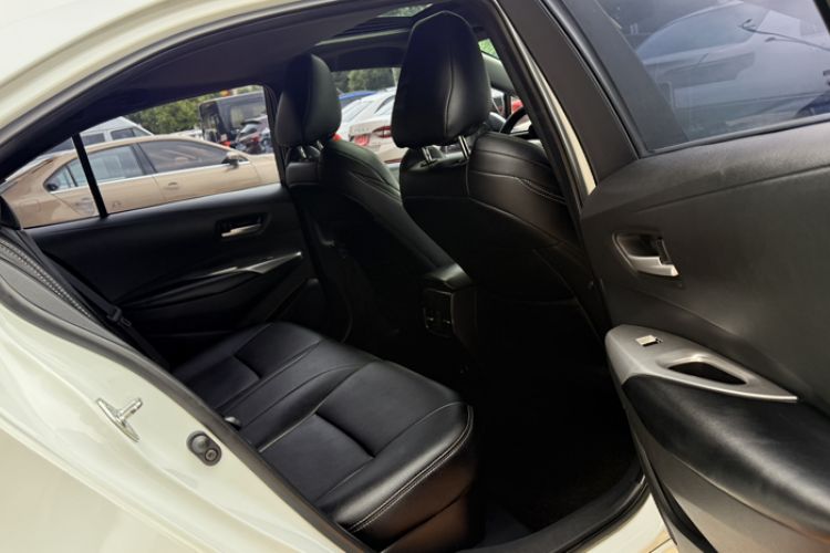 Used Toyota Levin 2021 Dual-Engine 1.8H E-CVT Luxury Edition Interior 6