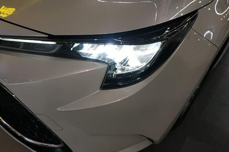 Used Toyota Levin 2021 185T CVT Luxury Edition Left Front Headlight