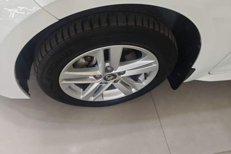 Used Toyota Levin 2021 185T CVT Luxury Edition Left Front Wheel Hub