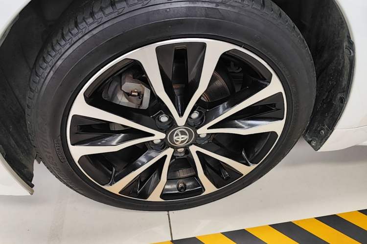 Used Toyota Levin 2021 185T CVT Sport Edition Left Front Wheel Hub