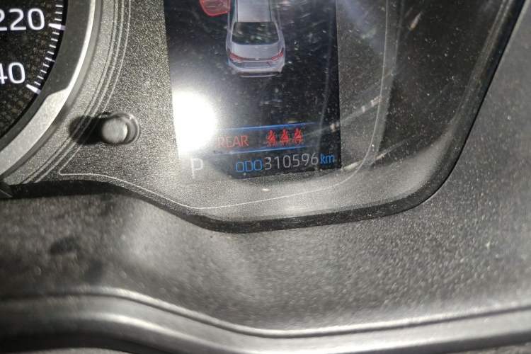 Used Toyota Levin 2021 185T CVT Luxury Edition Odometer Close Up