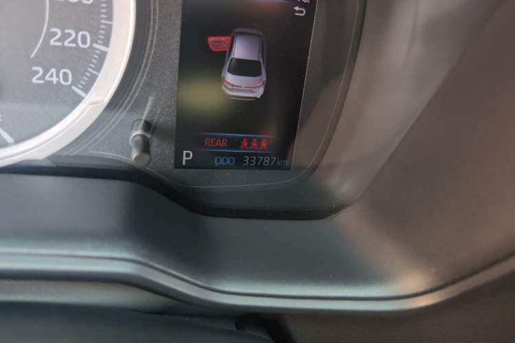 Used Toyota Levin 2021 185T CVT Luxury Edition Odometer Close Up