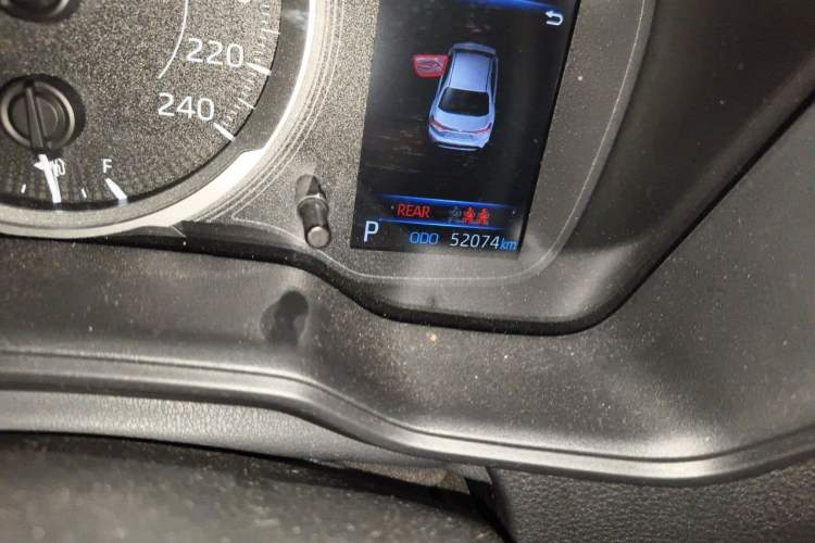 Used Toyota Levin 2021 185T CVT Luxury Edition Odometer Close Up