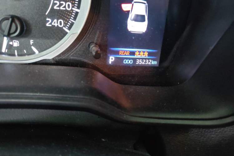Used Toyota Levin 2021 185T CVT Luxury Edition Odometer Close Up