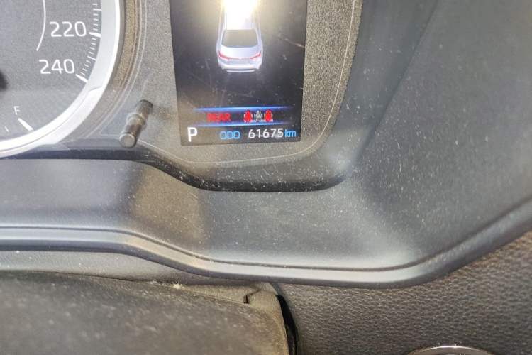Used Toyota Levin 2021 185T CVT Sport Edition Odometer Close Up