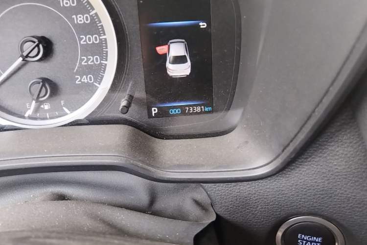 Used Toyota Levin 2021 185T CVT Luxury Edition Odometer Close Up