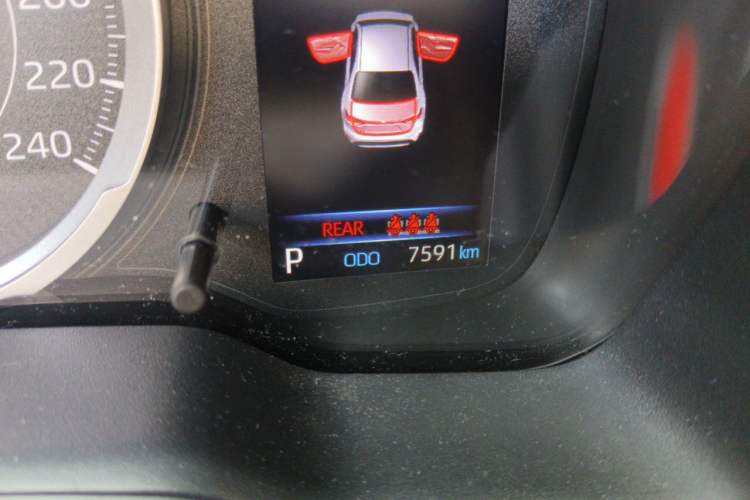 Used Toyota Levin 2021 185T CVT Luxury Edition Odometer Close Up