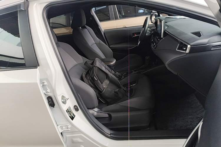 Used Toyota Levin 2021 Dual-Engine 1.8H E-CVT Luxury Edition Right Front Seat