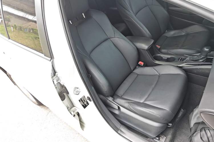 Used Toyota Levin 2021 185T CVT Luxury Edition Right Front Seat