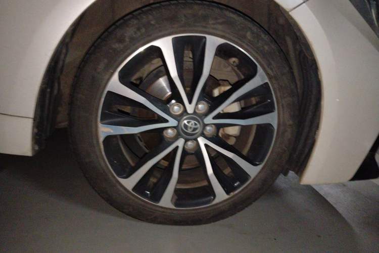 Used Toyota Levin 2021 185T CVT Sport Edition Right Front Wheel Hub