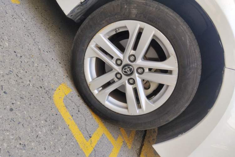 Used Toyota Levin 2021 Dual-Motor 1.8H E-CVT Progressive Edition Right Front Wheel Hub