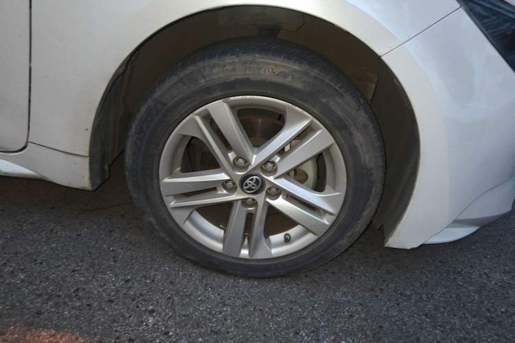 Used Toyota Levin 2021 185T CVT Luxury Edition Right Front Wheel Hub