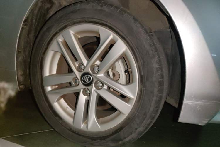 Used Toyota Levin 2021 185T CVT Luxury Edition Right Front Wheel Hub