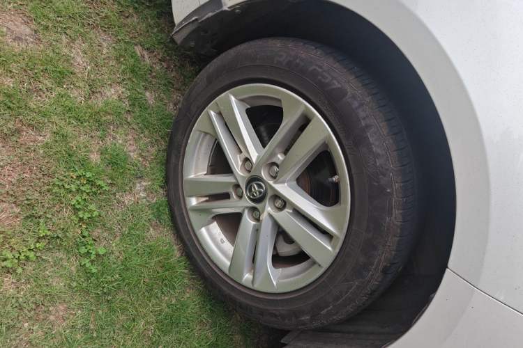 Used Toyota Levin 2021 185T CVT Luxury Edition Right Front Wheel Hub