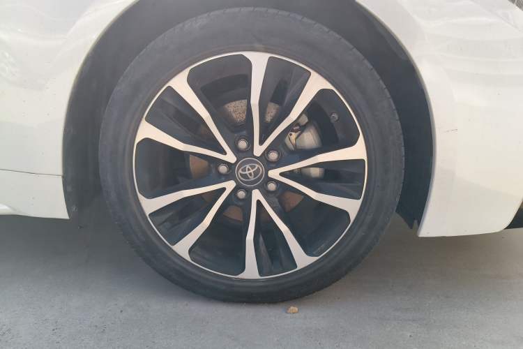 Used Toyota Levin 2021 185T CVT Sport Edition Right Front Wheel Hub