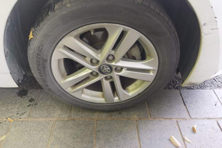 Used Toyota Levin 2021 Dual-Motor 1.8H E-CVT Progressive Edition Right Front Wheel Hub