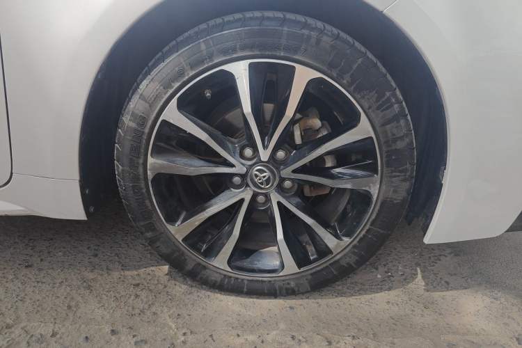 Used Toyota Levin 2021 185T CVT Sport Edition Right Front Wheel Hub