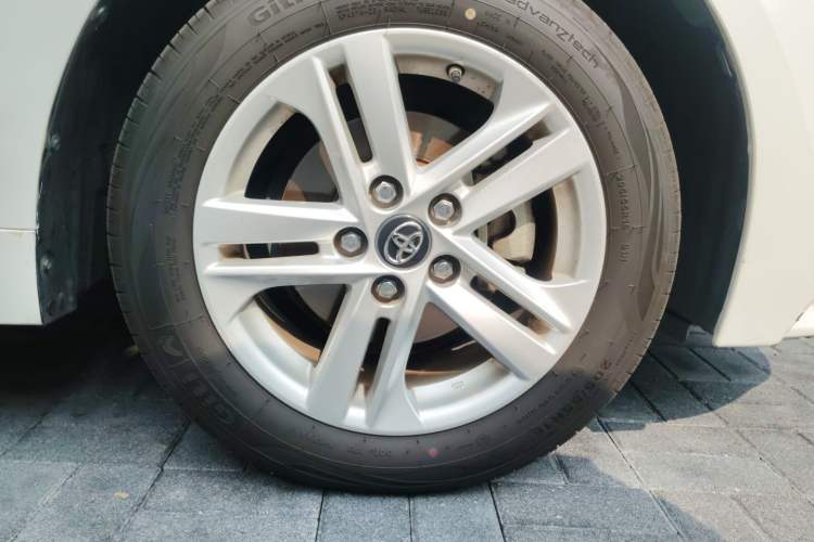 Used Toyota Levin 2021 185T CVT Luxury Edition Right Front Wheel Hub
