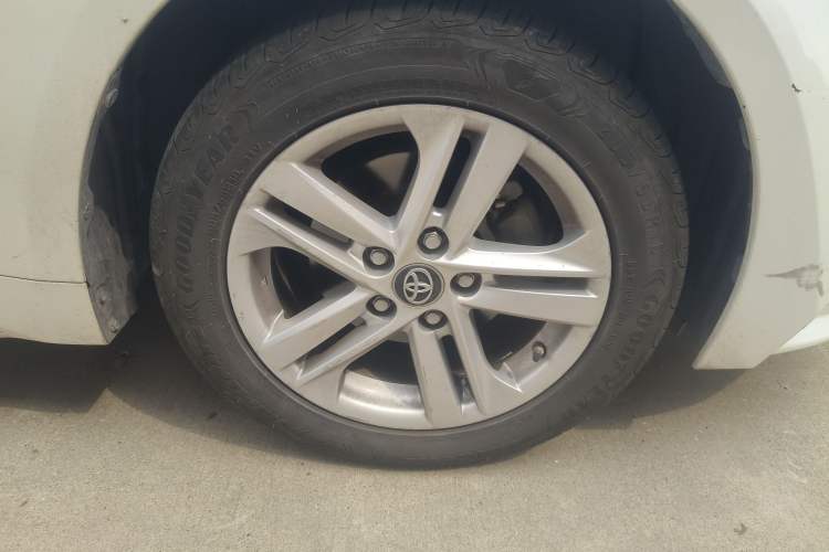 Used Toyota Levin 2021 185T CVT Luxury Edition Right Front Wheel Hub