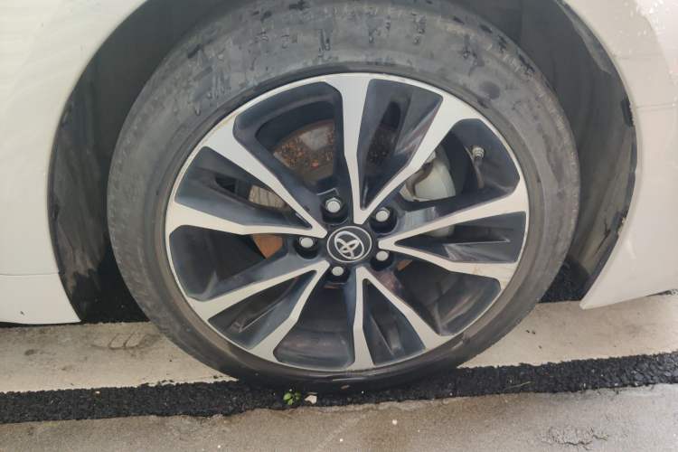 Used Toyota Levin 2021 185T CVT Sport Edition Right Front Wheel Hub