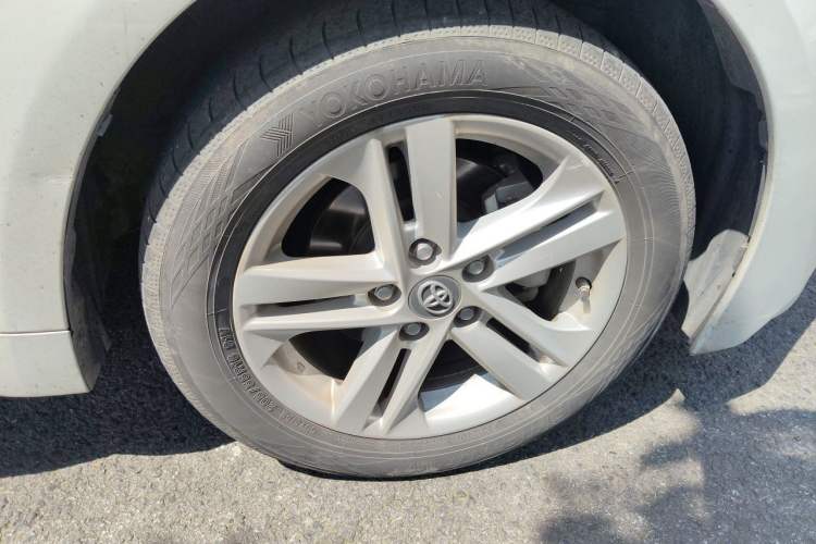 Used Toyota Levin 2021 185T CVT Luxury Edition Right Front Wheel Hub