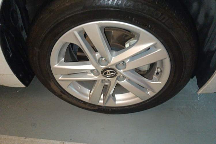 Used Toyota Levin 2021 Dual-Engine 1.8H E-CVT Luxury Edition Right Front Wheel Hub